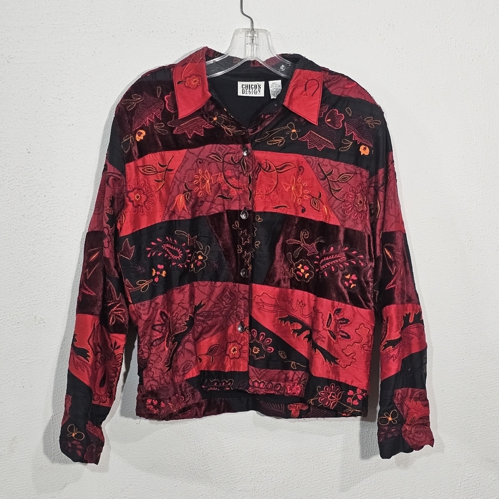 Chico's Red and Black Patterned Jacketvintage, dating its production to the 80s - Picture 2 of 15